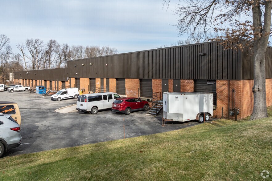 9051 Red Branch Rd, Columbia, MD à louer - Photo du bâtiment - Image 3 de 4