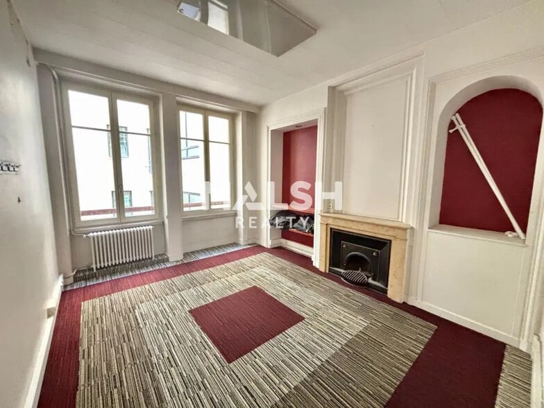 Office in Lyon for lease - Interior Photo - Image 3 of 9