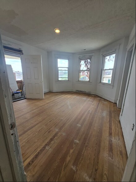 4101 Wilkens Ave, Baltimore, MD à louer - Photo du bâtiment - Image 3 de 27