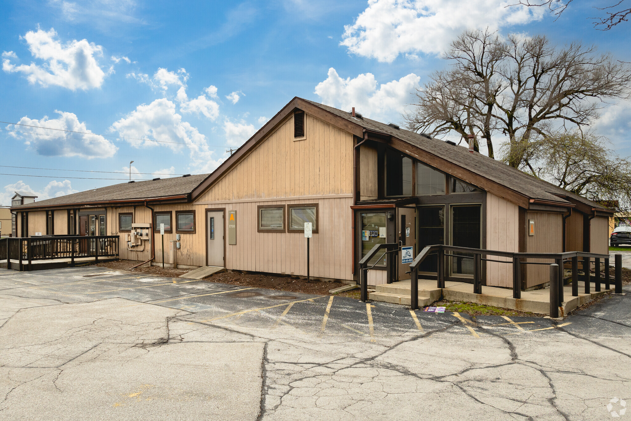 2735-2737 Navarre Ave, Oregon, OH for sale Primary Photo- Image 1 of 1