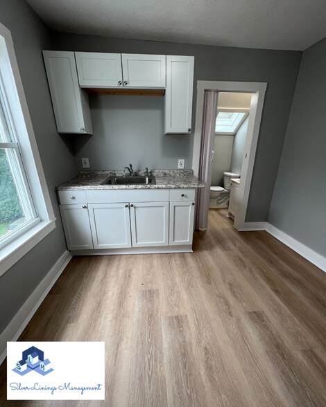 34 Marshall St, Putnam, CT à vendre - Photo du bâtiment - Image 2 de 14