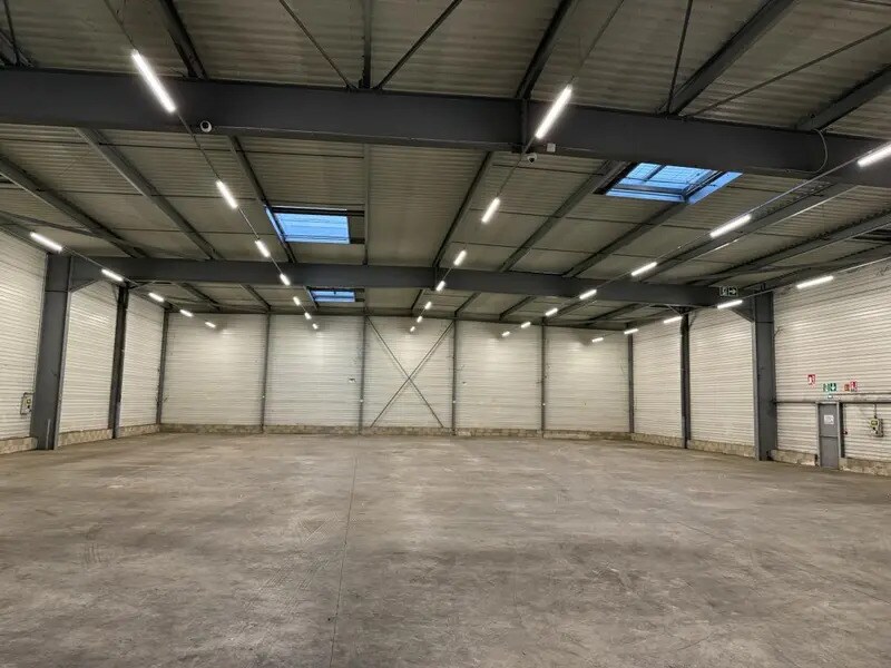 Flex in Dijon for lease Interior Photo- Image 1 of 5