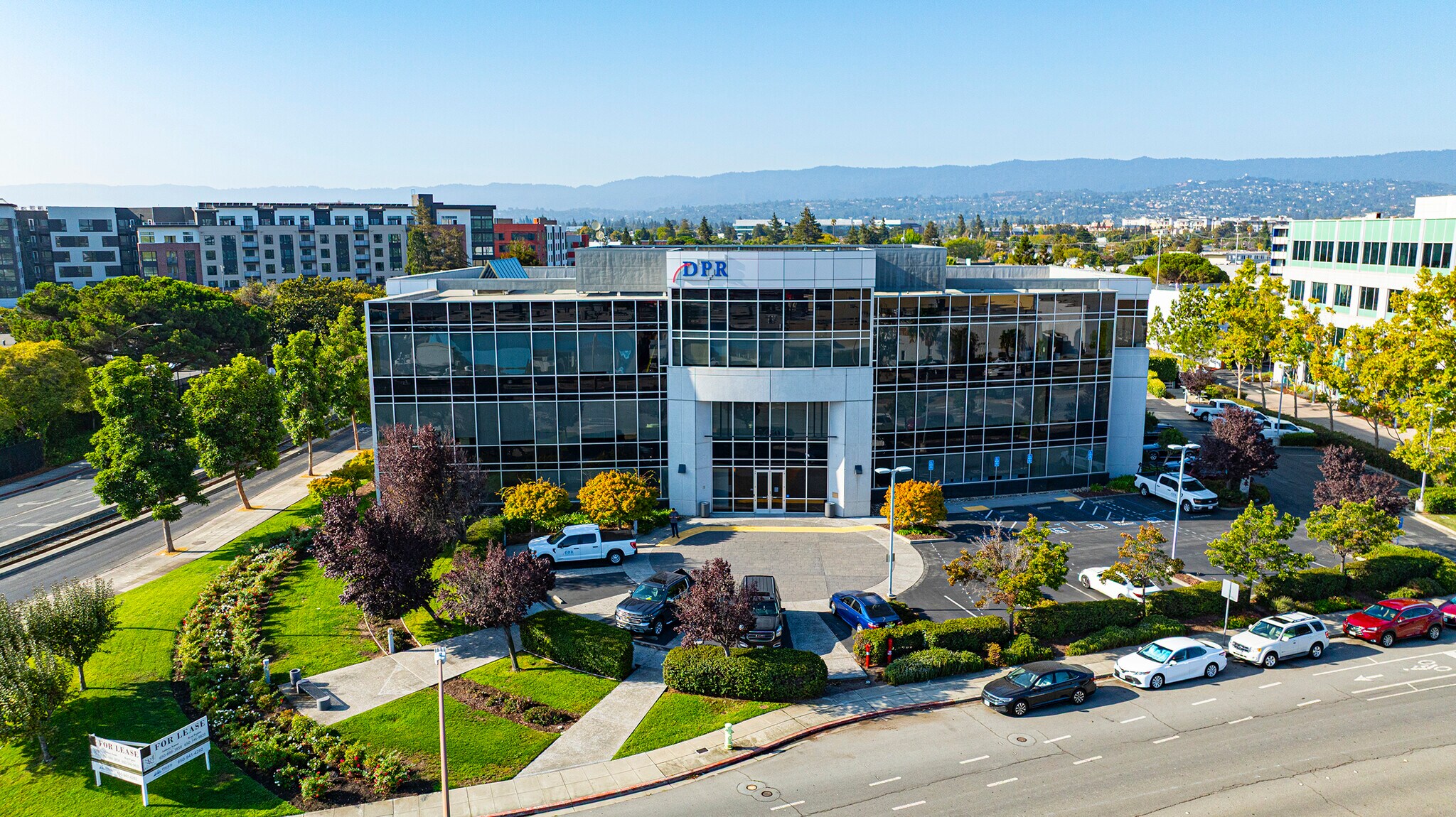 1450 Veterans Blvd, Redwood City, CA à vendre Photo du bâtiment- Image 1 de 44