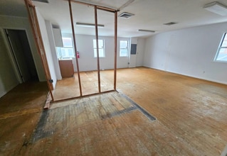 1-15 Hill St, Southampton, NY à louer Photo intérieure- Image 2 de 4