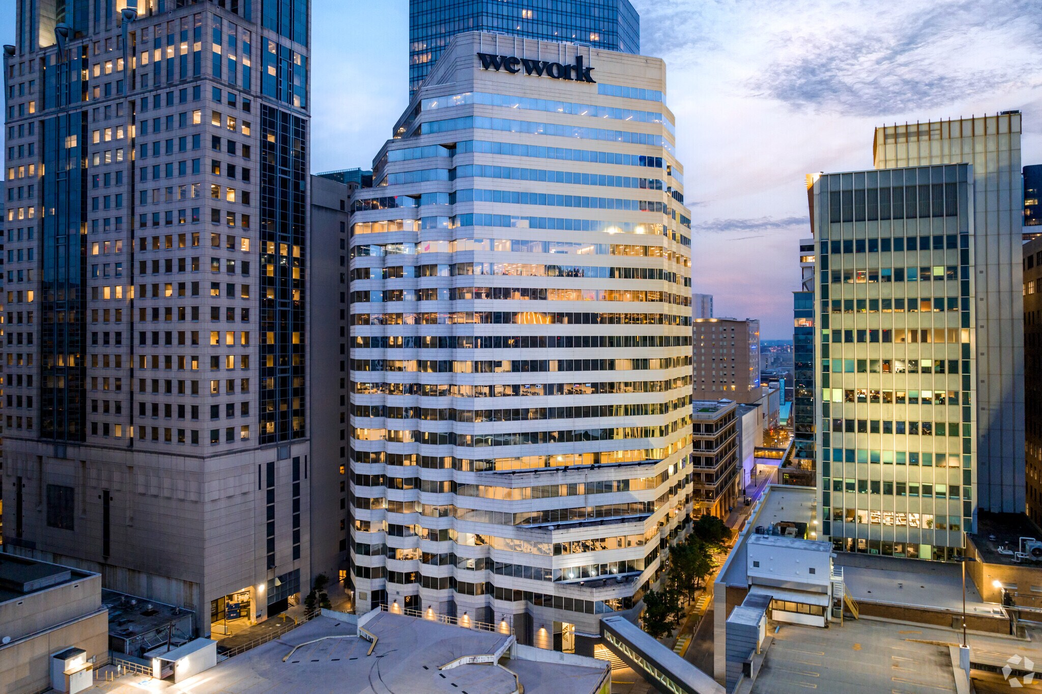 128 S Tryon St, Charlotte, NC à louer Photo du bâtiment- Image 1 de 36
