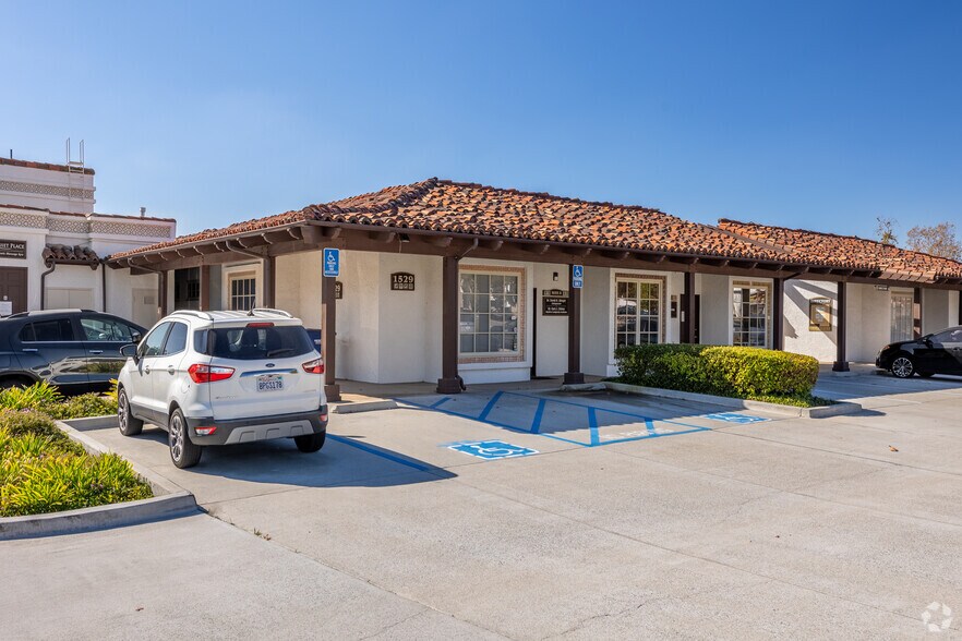 1529 Grand Ave, San Marcos, CA à louer - Photo du bâtiment - Image 1 de 9