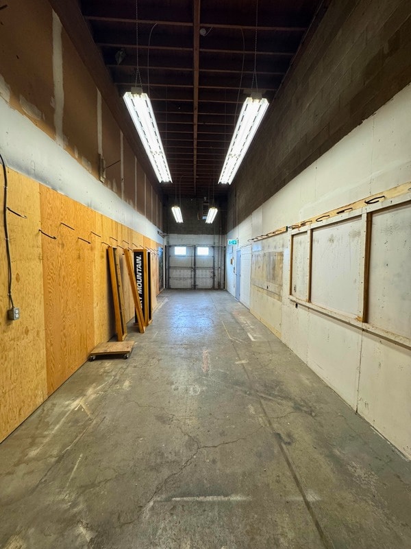 307 Mansfield Pl, North Vancouver, BC for lease Interior Photo- Image 1 of 4