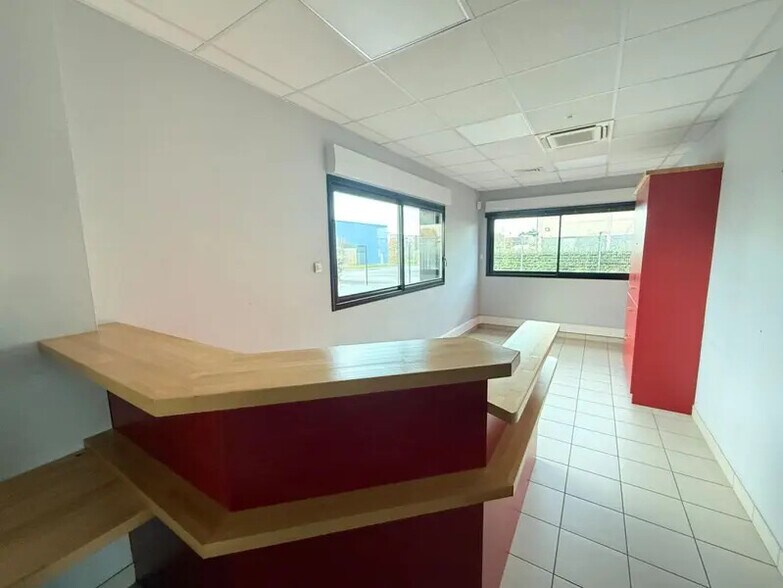 Bureau dans Les Sorinières à louer - Photo du bâtiment - Image 2 de 4