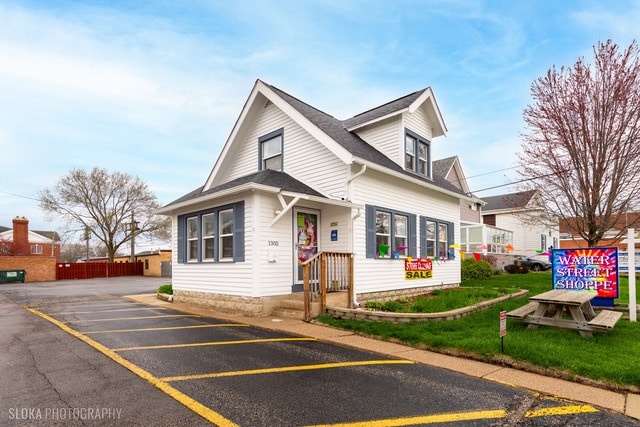 1305 Court St, McHenry, IL à vendre Photo du bâtiment- Image 1 de 40