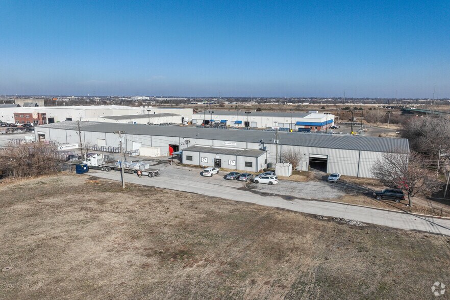 2401 SW 10th St, Oklahoma City, OK à vendre - Aérien - Image 2 de 5