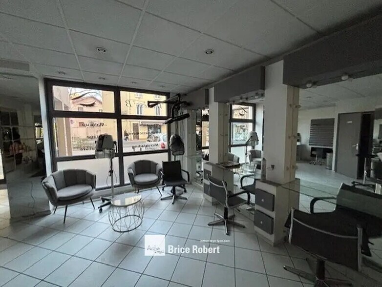 Immeuble residentiel dans Lyon à vendre - Photo intérieure - Image 2 de 3