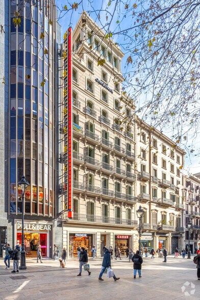 Avinguda del Portal de l'Àngel, 40, Barcelona, Barcelona for lease - Building Photo - Image 2 of 3