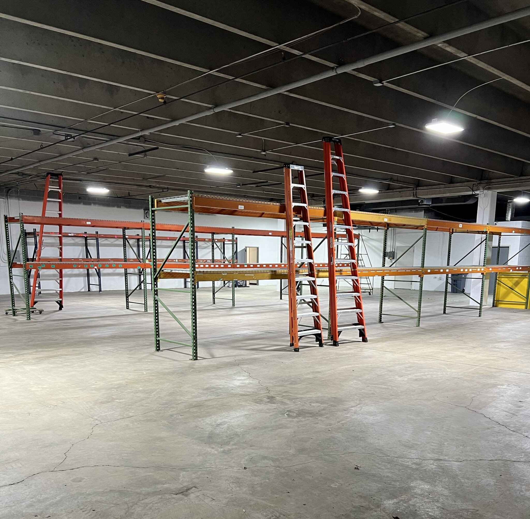 1933 Elm Tree Dr, Nashville, TN for lease Primary Photo- Image 1 of 10