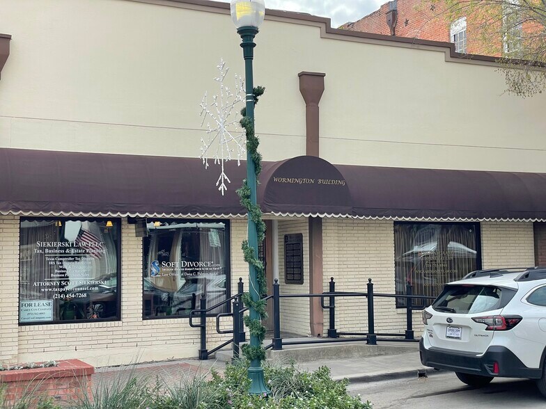 212 E Virginia St, McKinney, TX à louer - Photo du bâtiment - Image 3 de 23