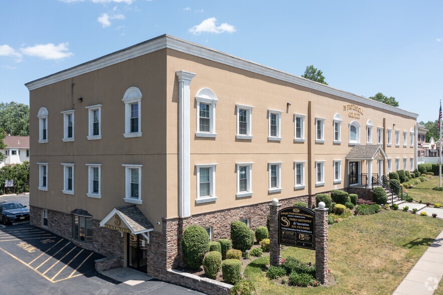 50 Essex St, Rochelle Park, NJ for lease - Building Photo - Image 1 of 10