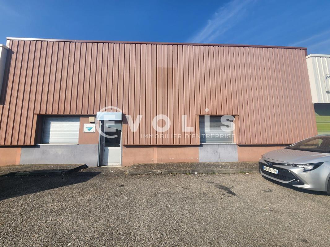 Flex in Bron for lease Building Photo- Image 1 of 20