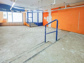 Retail in Tarragona, Tarragona for lease Interior Photo- Image 1 of 16