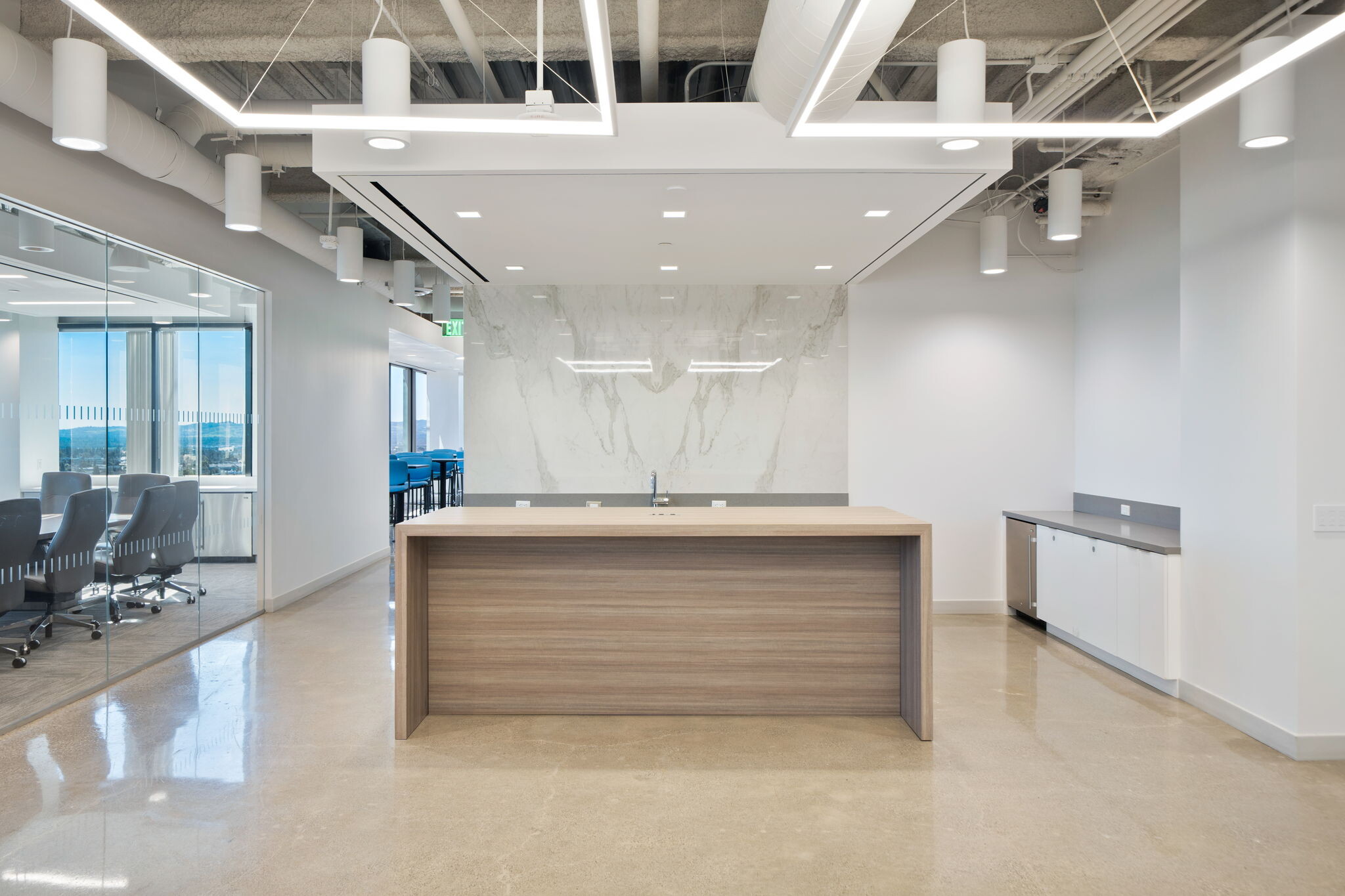 1851 E 1st St, Santa Ana, CA à louer Photo intérieure- Image 1 de 10