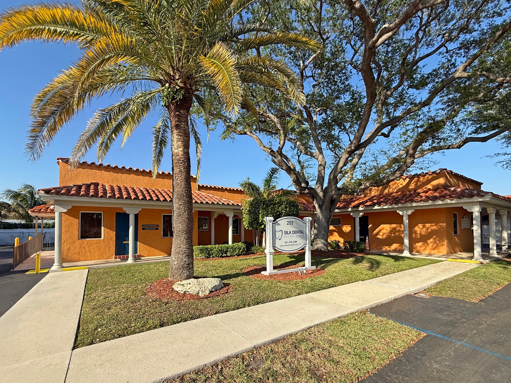 255 George Bush Blvd, Delray Beach, FL for sale Primary Photo- Image 1 of 11