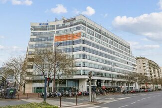 Plus de détails pour 9-15 Rue Rouget De Lisle, Issy-les-Moulineaux - Bureau à louer