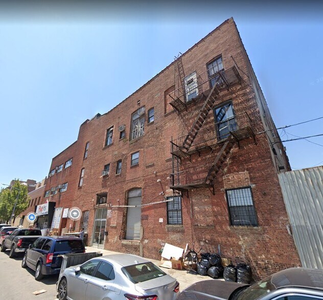 48-50 Spencer St, Brooklyn, NY à louer - Photo du bâtiment - Image 2 de 21