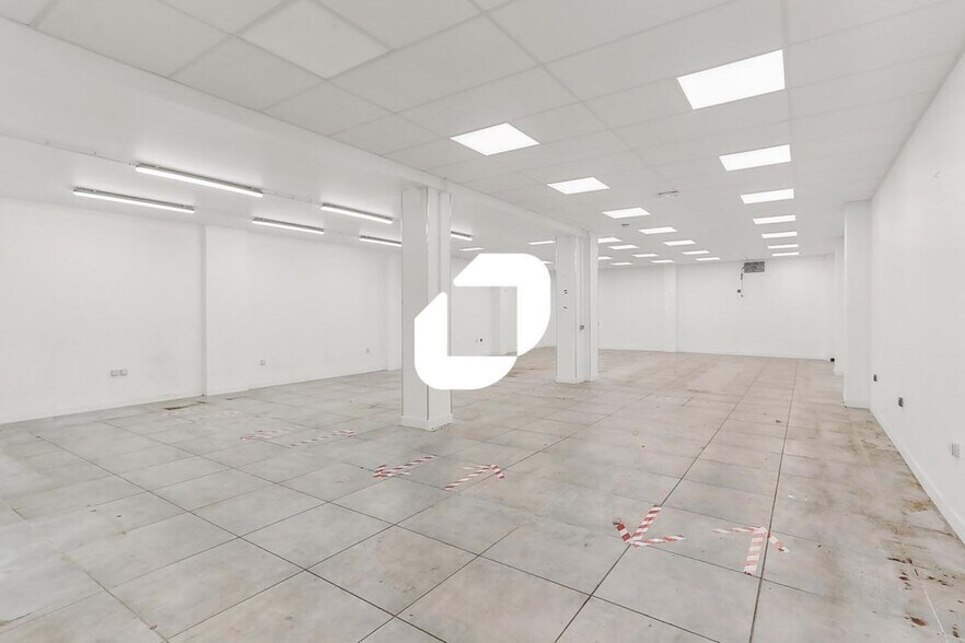 Flex in Clamart for sale - Interior Photo - Image 3 of 14