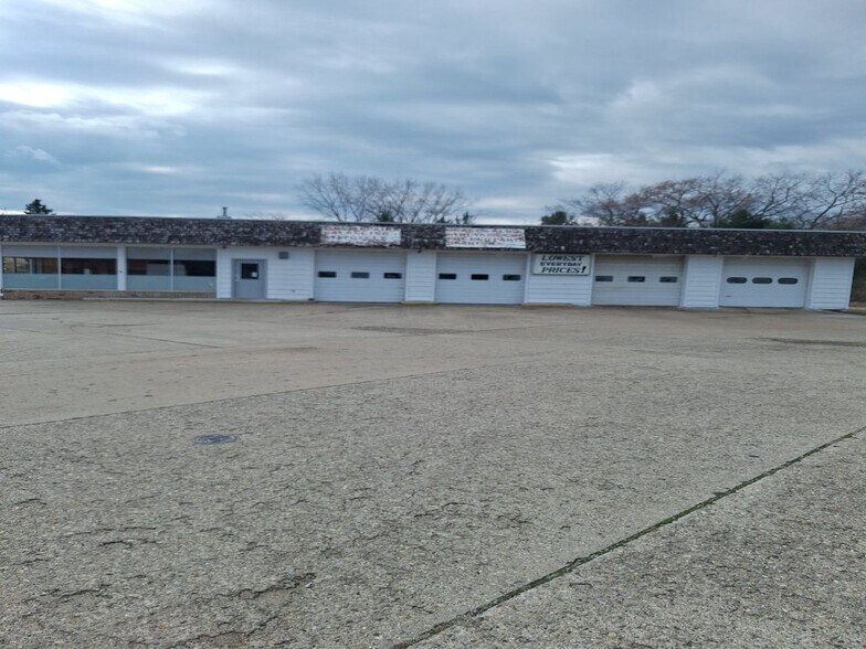 5115 N US Highway 23, Oscoda, MI à vendre - Photo du bâtiment - Image 2 de 6