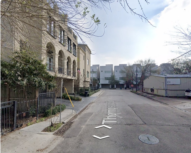 912 Thompson St, Houston, TX à louer - Photo du bâtiment - Image 3 de 5