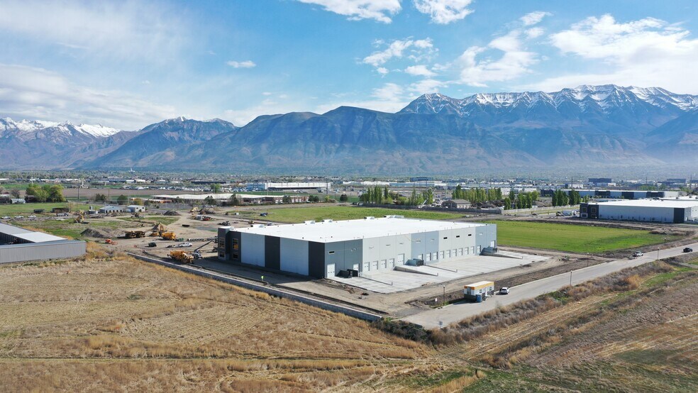 1551 S 400 E, American Fork, UT à louer - Photo du bâtiment - Image 2 de 10
