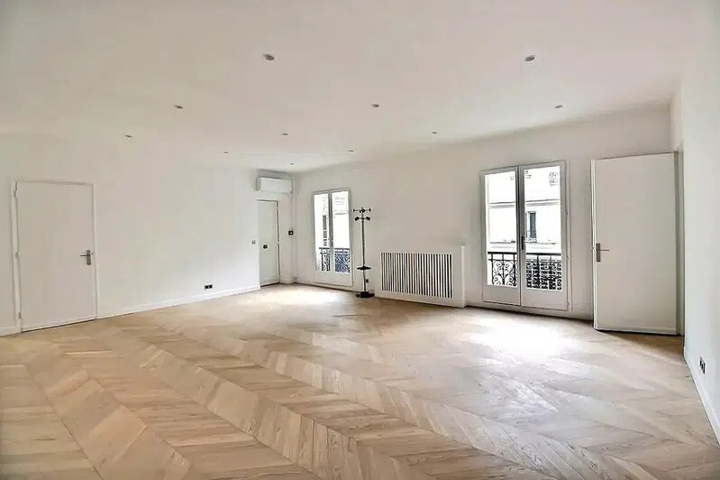 76-78 Avenue Des Champs Elysées, Paris for lease - Interior Photo - Image 2 of 4