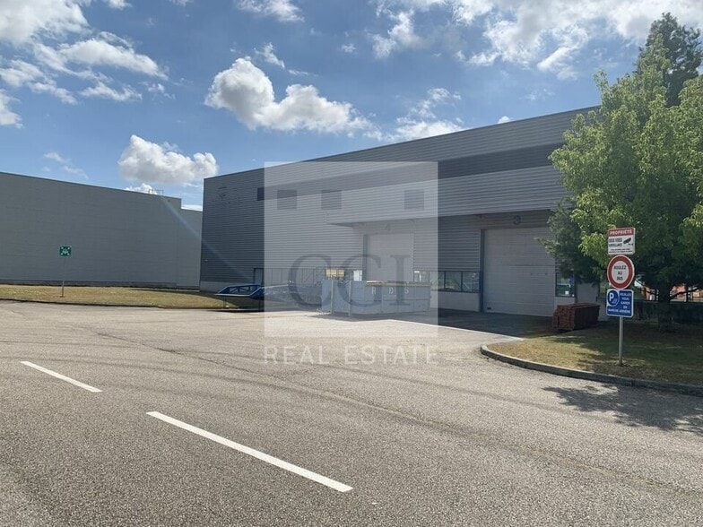 42 Rue De L'Avenir, Genas for lease - Building Photo - Image 2 of 9