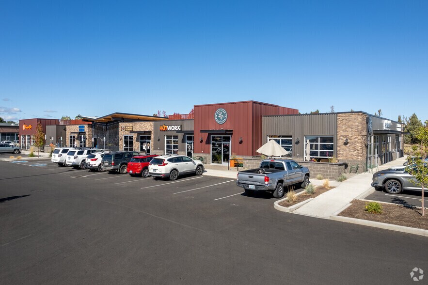 1462 NE Cushing Dr, Bend, OR à louer - Photo du bâtiment - Image 3 de 20