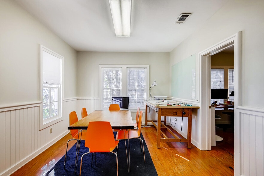 2118 Oxford St, Austin, TX for lease - Building Photo - Image 3 of 18