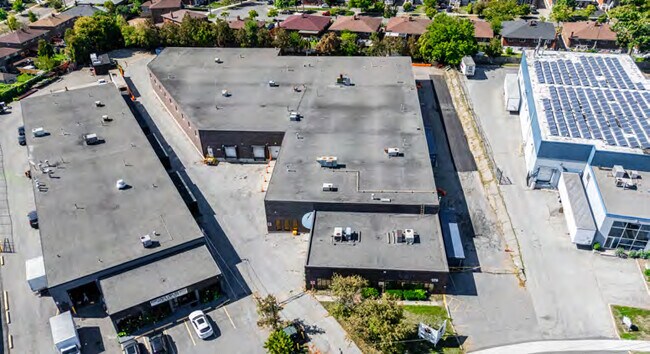 Plus de détails pour 176 Milvan Dr, Toronto, ON - Industriel à louer
