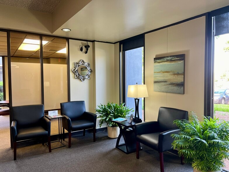 1200 Woodruff Rd, Greenville, SC for lease - Interior Photo - Image 2 of 7