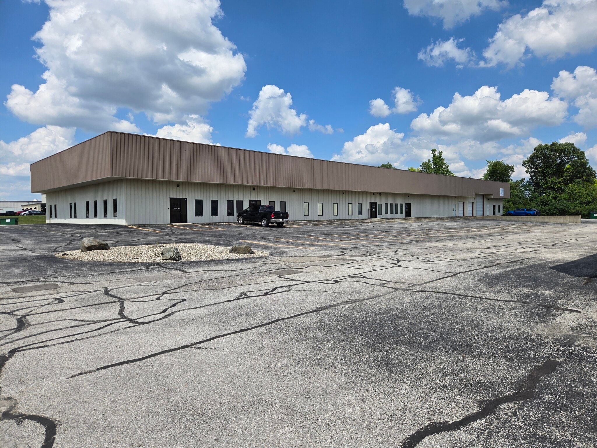 6032 Highview Dr, Fort Wayne, IN for lease Building Photo- Image 1 of 5