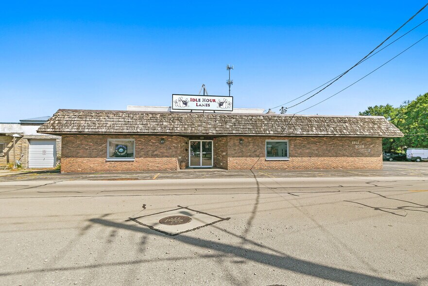 927 E Railroad St, Sandwich, IL à vendre - Photo du bâtiment - Image 3 de 41
