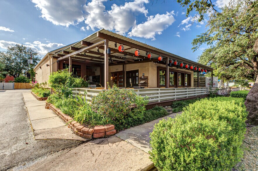 4464 Montrose Blvd, Houston, TX à louer - Photo du bâtiment - Image 2 de 21