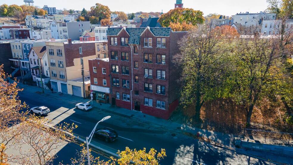28 Yonkers Ave, Yonkers, NY à vendre - Photo du bâtiment - Image 2 de 7