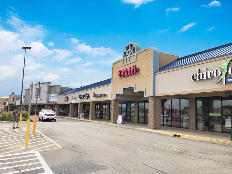 3335-3443 Freedom Dr, Springfield, IL for lease - Building Photo - Image 1 of 3