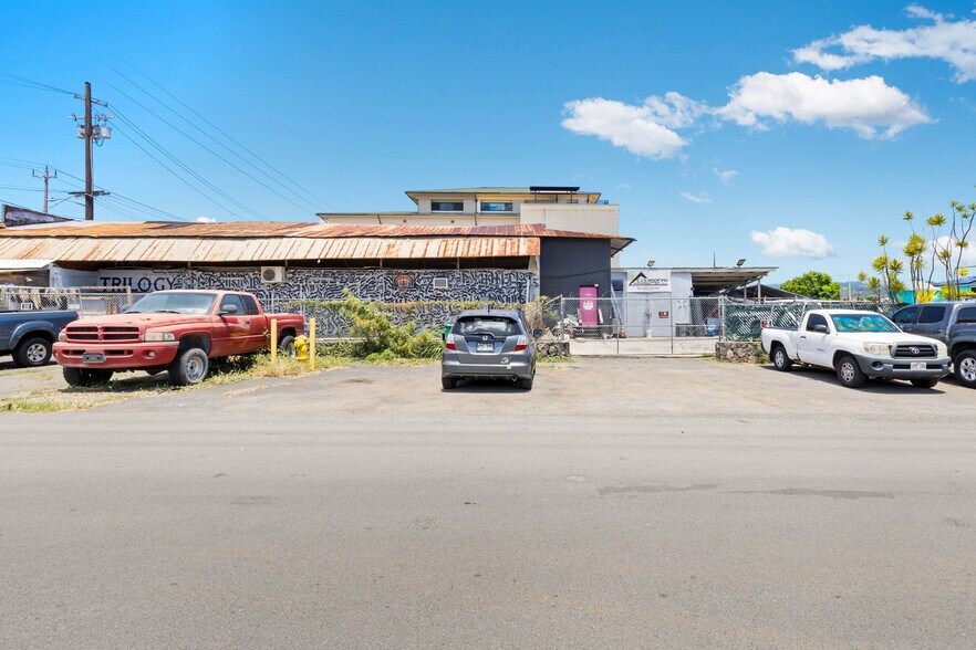 901 Lehua Ave, Pearl City, HI à vendre - Photo du bâtiment - Image 2 de 17