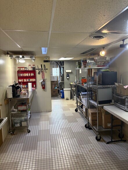 754 Clinton Ave, Rochester, NY à vendre - Photo du bâtiment - Image 3 de 11