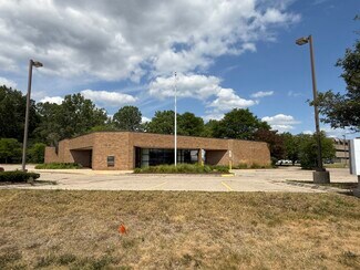 More details for 6120 W Maple Rd, West Bloomfield, MI - Retail for Sale