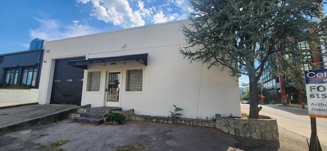 Plus de détails pour 211 McMillin St, Nashville, TN - Commerce de détail à vendre