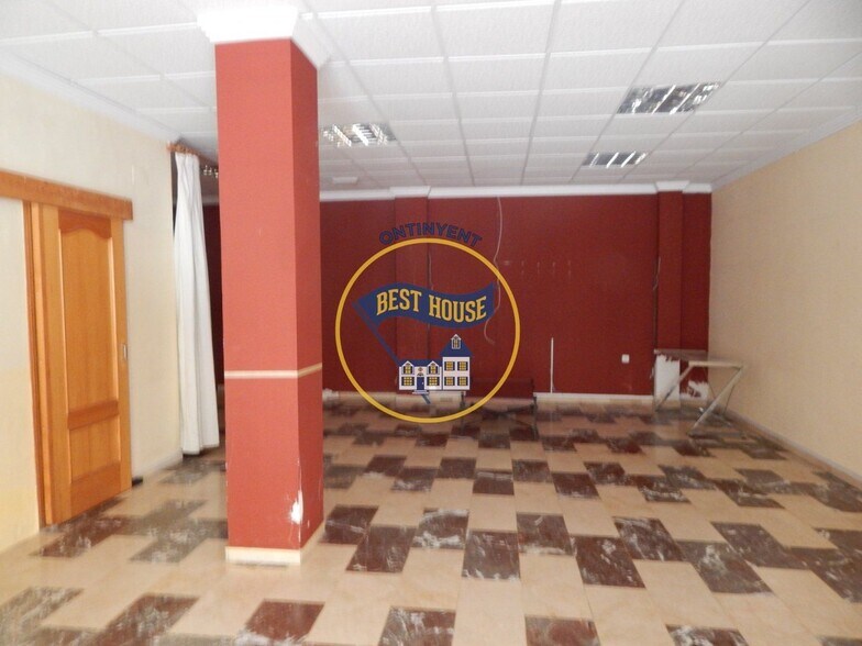 Commerce de détail dans València, Valencia à louer - Photo du bâtiment - Image 2 de 5