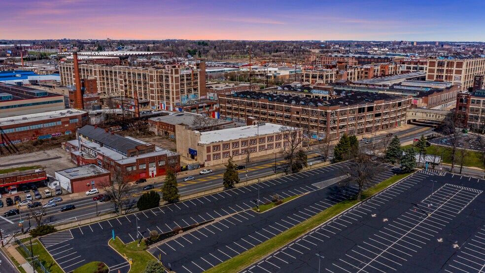 2613 W Hunting Park Ave, Philadelphia, PA à louer - Photo du bâtiment - Image 3 de 101