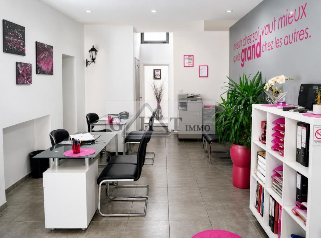 Office in Boissy-Saint-Léger for lease Interior Photo- Image 1 of 12