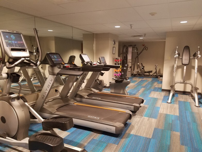 1907 E Wayzata Blvd, Wayzata, MN à louer - Photo intérieure - Image 3 de 5