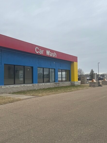 123 N 13th Ave, Winneconne, WI for sale - Building Photo - Image 3 of 7