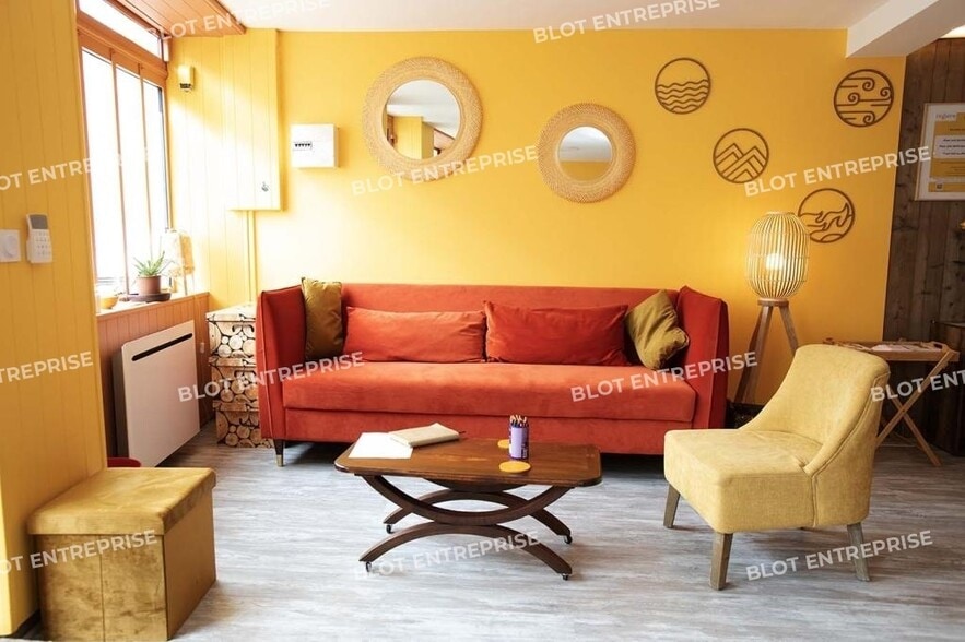15 Rue Alsace Lorraine, Rezé for sale - Interior Photo - Image 2 of 9